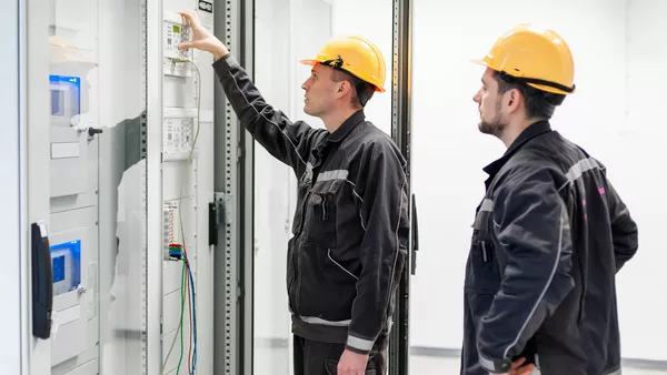 Elektromechaniker / Elektromechanikerin