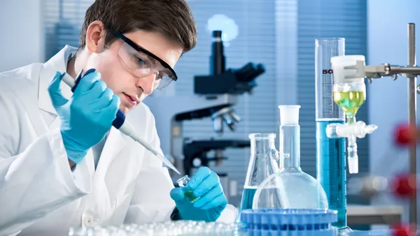 Chemielaborant / Chemielaborantin