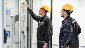 Elektromechaniker / Elektromechanikerin
