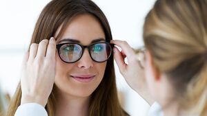 Augenoptiker / Augenoptikerin