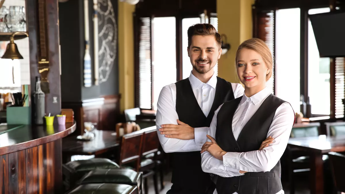 Restaurantfachleute bei der Arbeit
