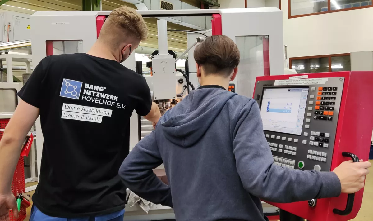 Arbeit an der CNC-Maschine