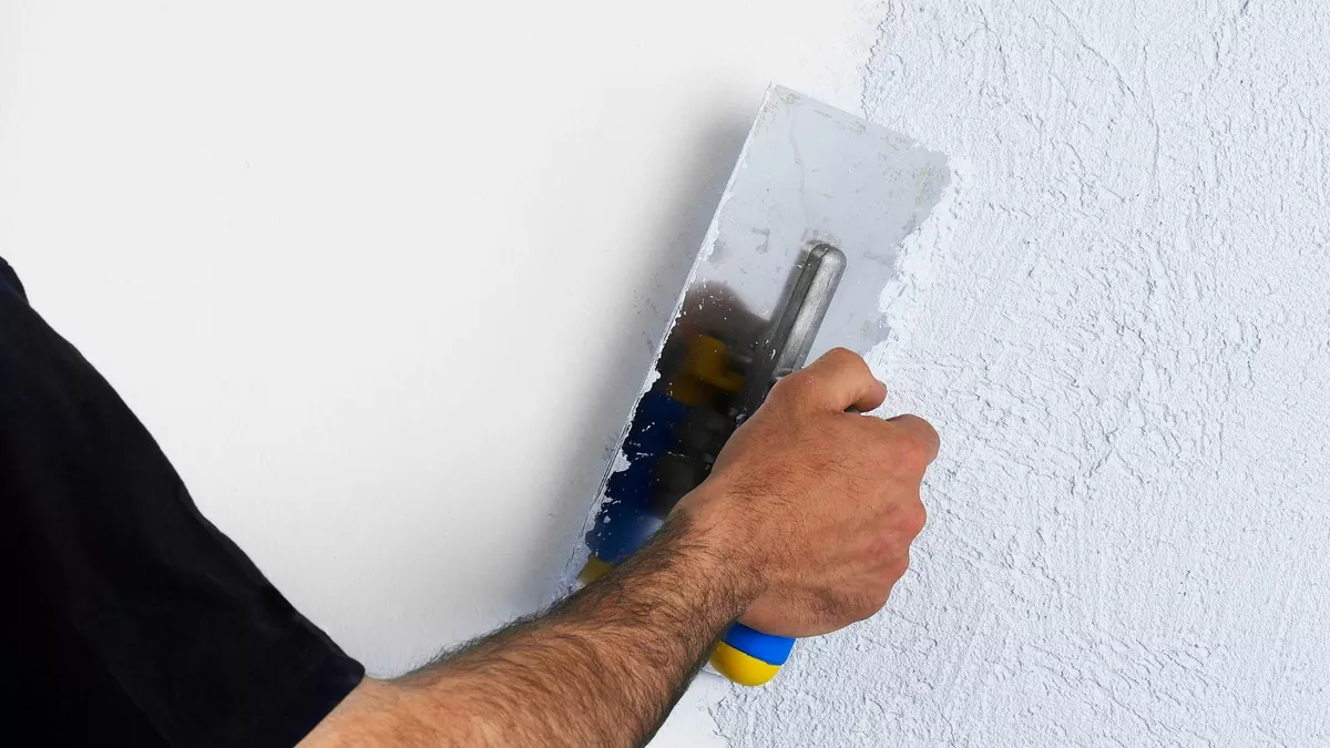 Bauten- und Objektbeschichter bei der Arbeit
