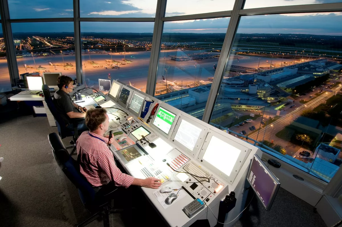 Ausbildung zum Fluglotsen (w/m/d)