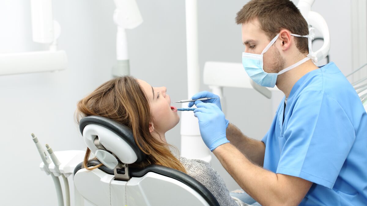 Zahnarzt Ausbildung | Infos und Wege in den Beruf