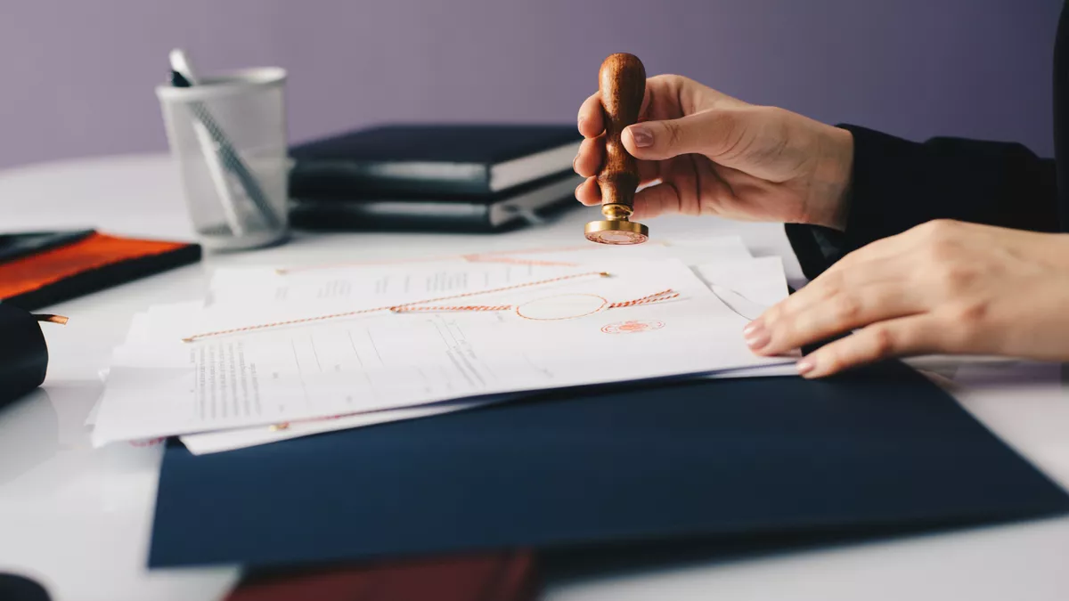 Notar bei der Arbeit.