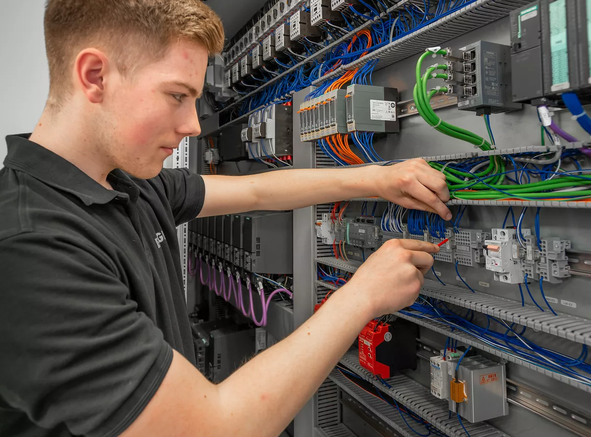 Ausbildung zum Elektroniker für Betriebstechnik (m/w/d)