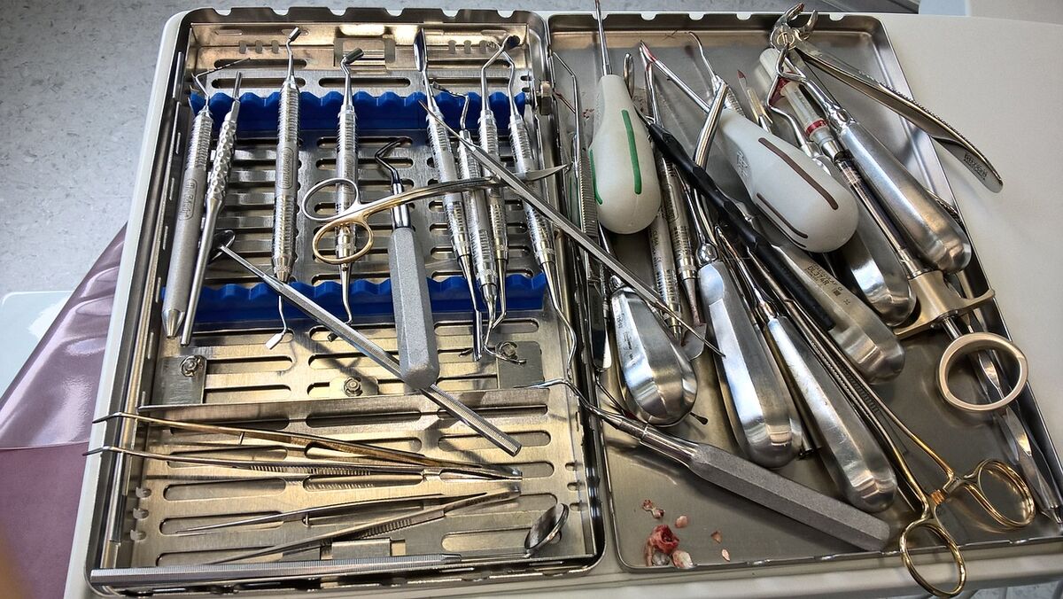Werkstücke eines Chirurgiemechanikers