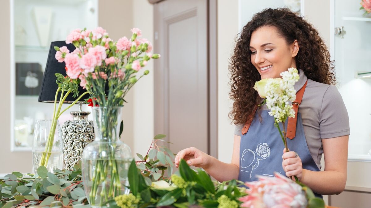 Florist bei der Arbeit