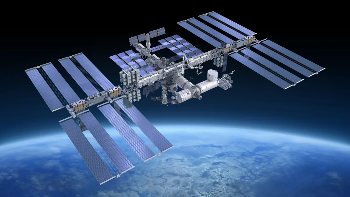 Im Weltall arbeitest du auf der Raumstation ISS