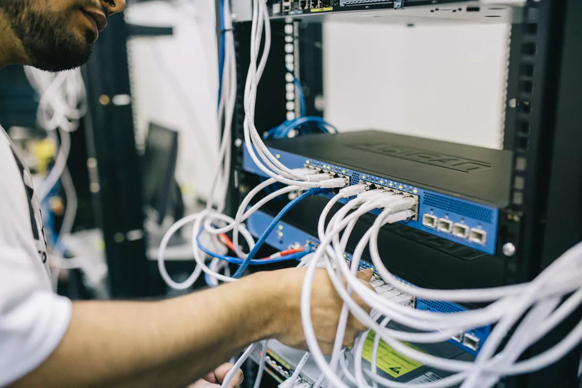 Bachelor of Science Prozesstechnik bei der Arbeit
