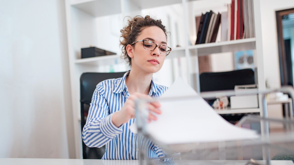 Verwaltungsfachangestellte bei der Arbeit