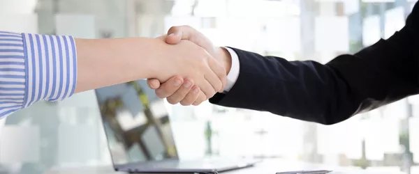 5 Dinge, die du im Vorstellungsgespräch NICHT tun solltest