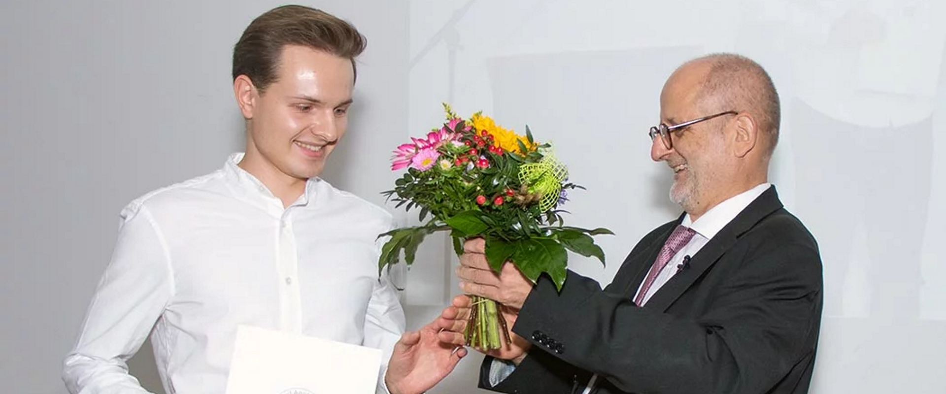 Neue Studierende in Berlin, Köln und Frankfurt feierlich begrüßt