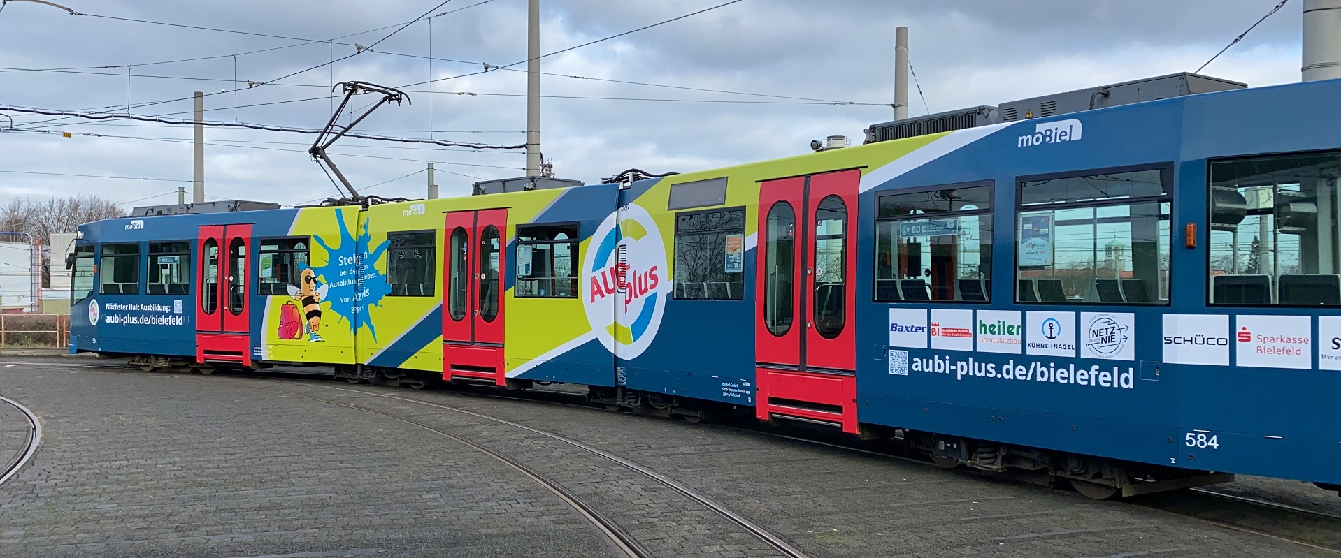 Zum Start der Initiative wurde eine Straßenbahn in Bielefeld gestaltet