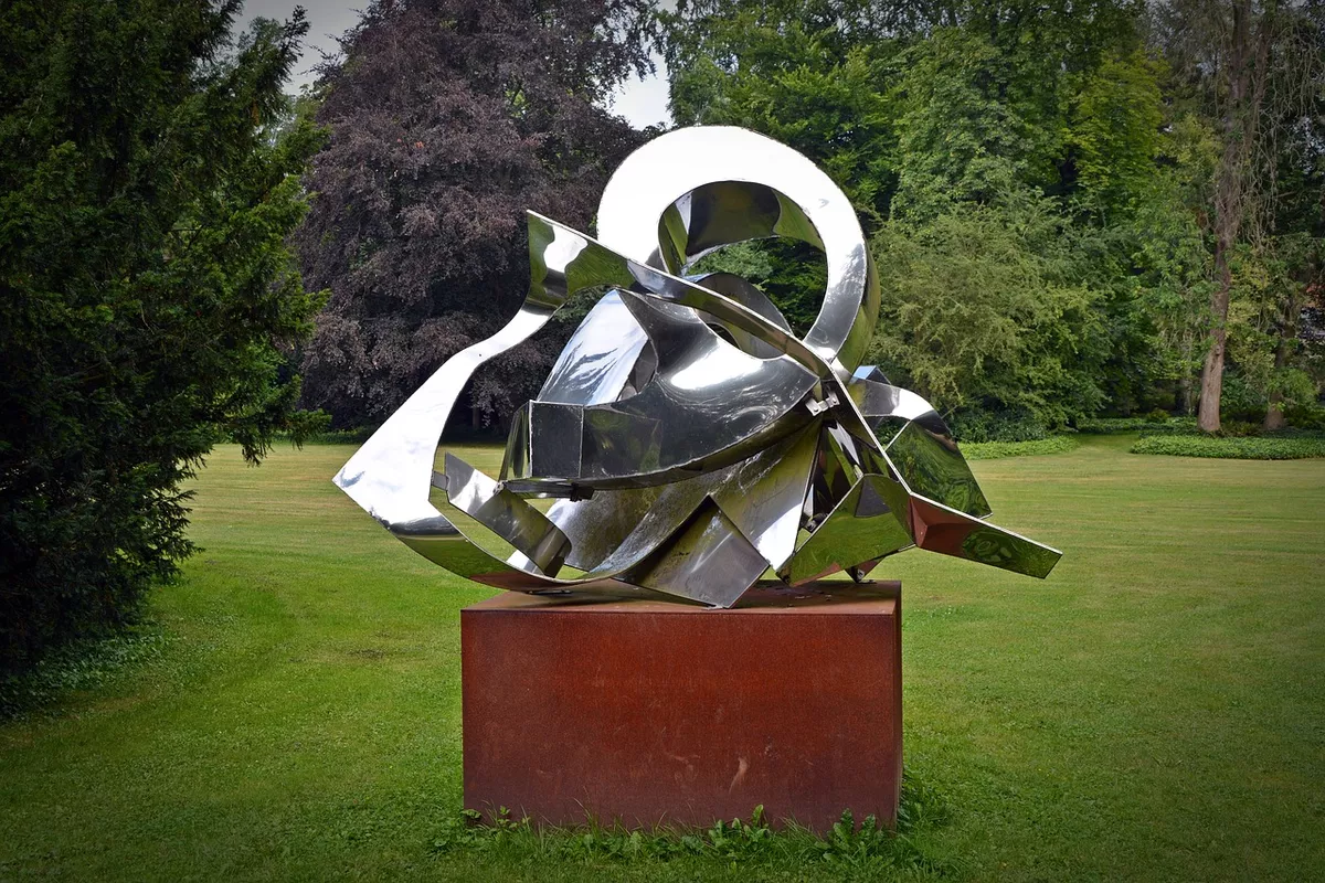 Kunstwerk eines Metallbildners